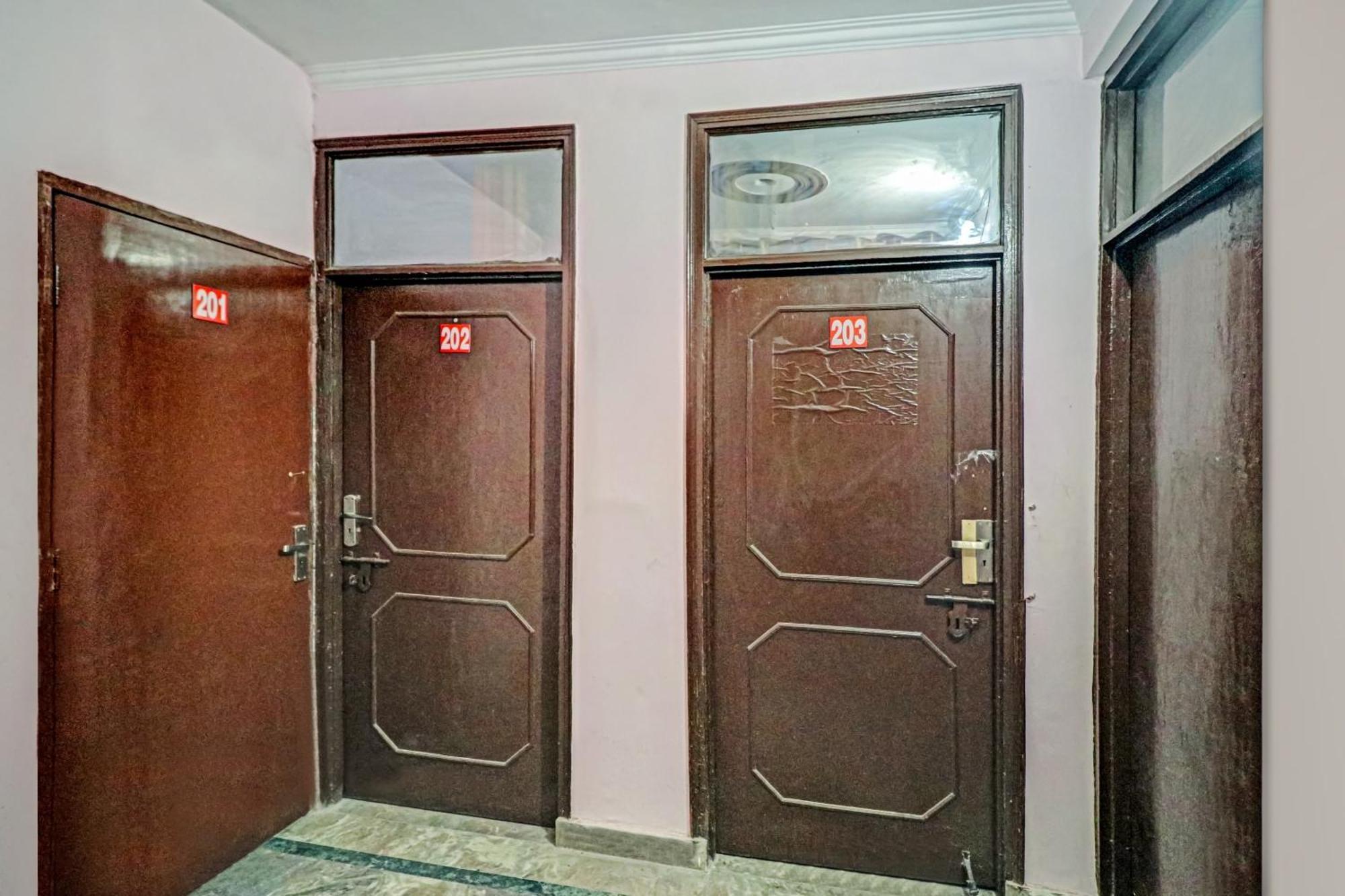 Hotel O Rj Villa Indirapuram Εξωτερικό φωτογραφία